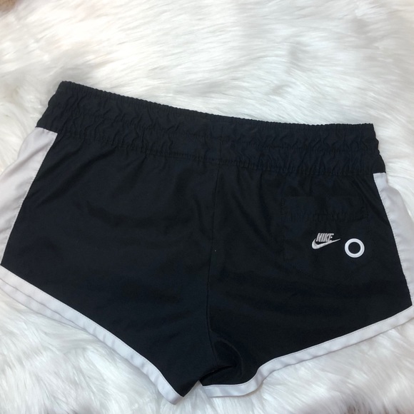(NIKE) shorts - Picture 3 of 4